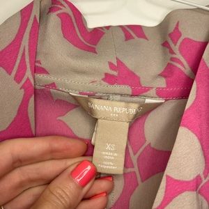 Banana Republic Cowl Neck dress shirt